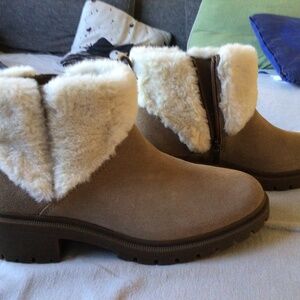 Koolaburra by UGG® Aubrei Mini Ankle boots size 9
